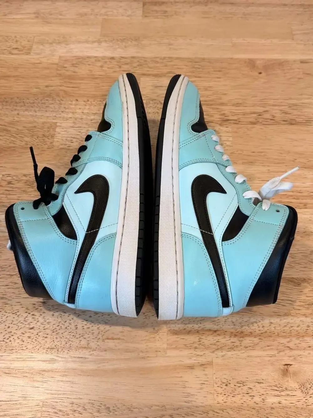 Nike Air Jordan 1 Mid Shoes Aqua Blue Tint Women’s Size 9.5
